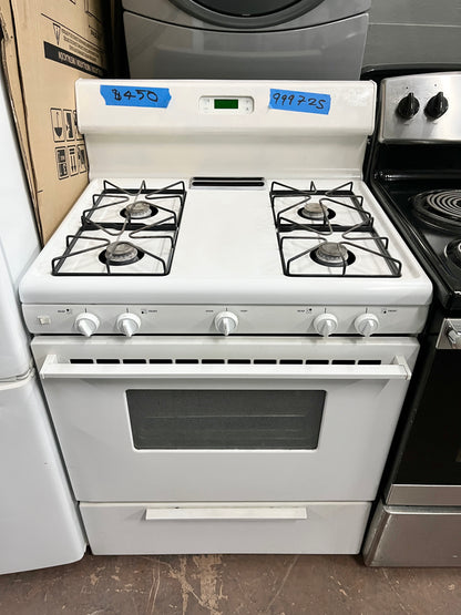 GE White Freestanding Gas Range 4 Burner , Used, 999725