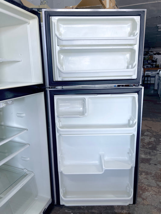 30 inch Frigidaire Top Freezer Refrigerator 19 Cu Ft  Stainless Steel FFTR2021QS1  , 373885