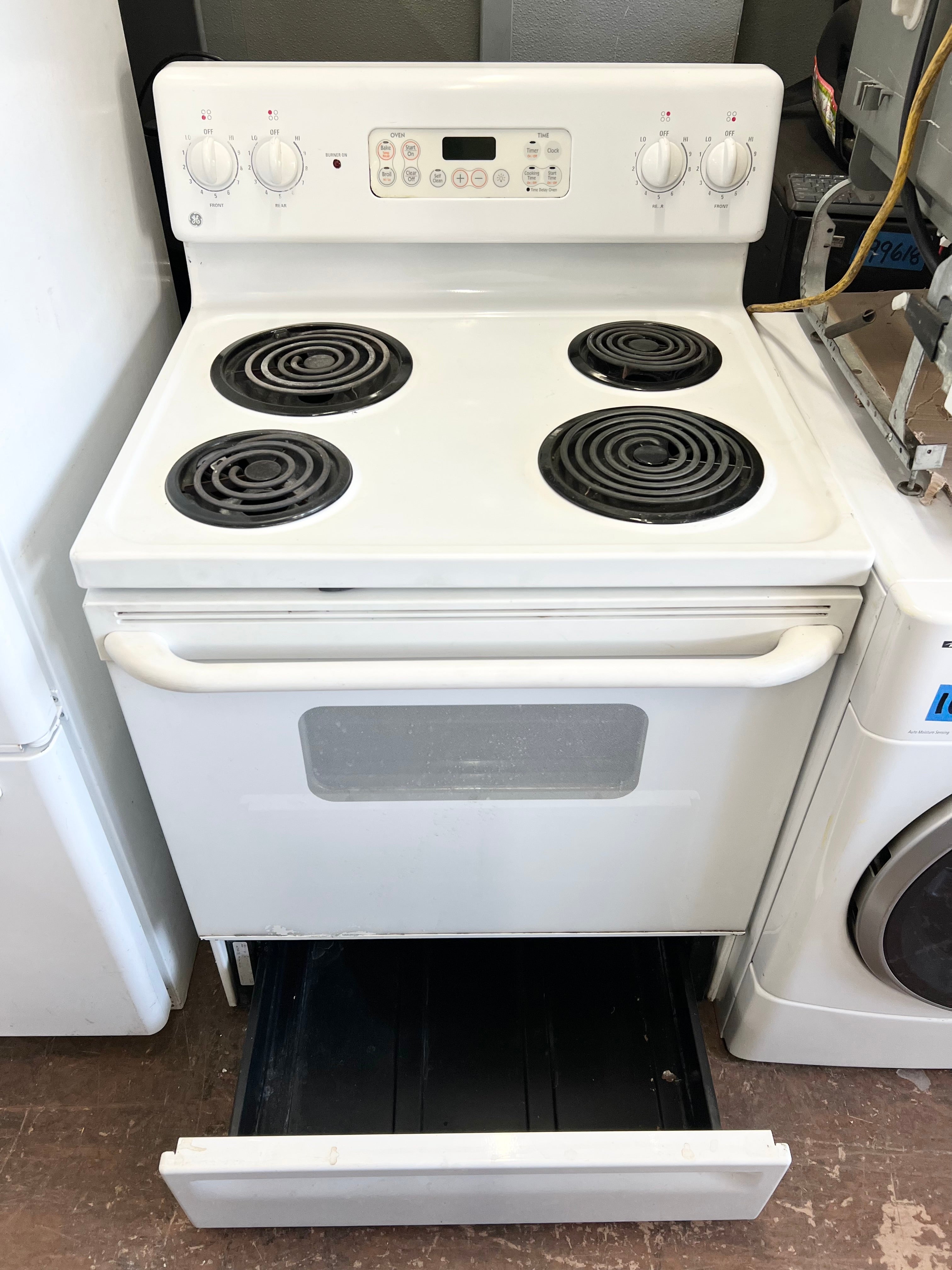 Whirlpool Stackable Washer and Gas Dryer Laundry Center in White 999 SAN JOSE APPLIANCE STORE
