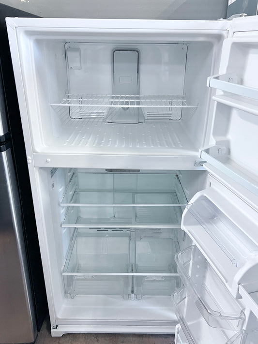 33 Inch Whirlpool Top Freezer White Refrigerator 20.5 Cu Ft , WRT311FZDW02 , 373891