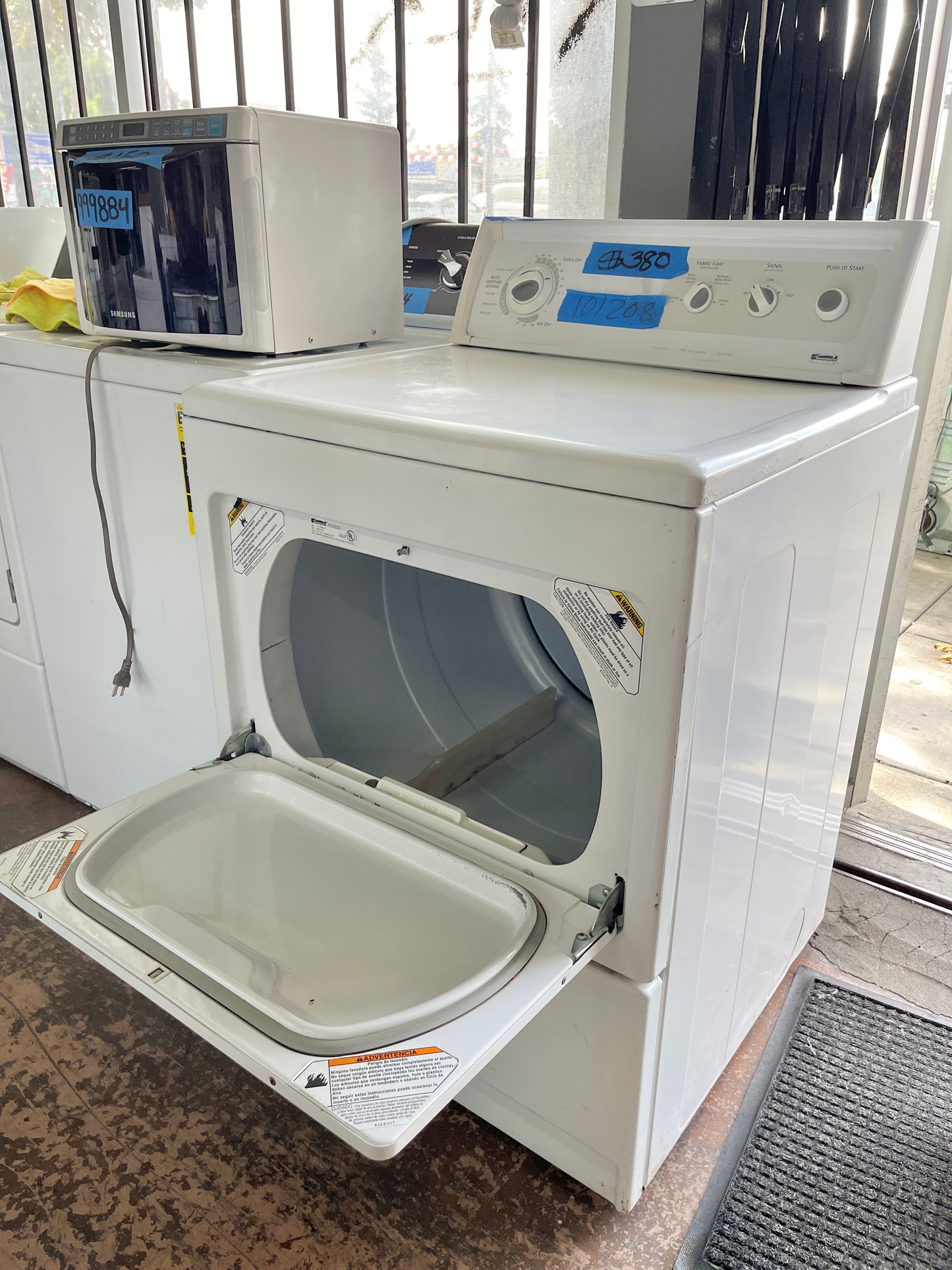 Kenmore Elite Gas Dryer King Size Capacity , White , Used , 101208