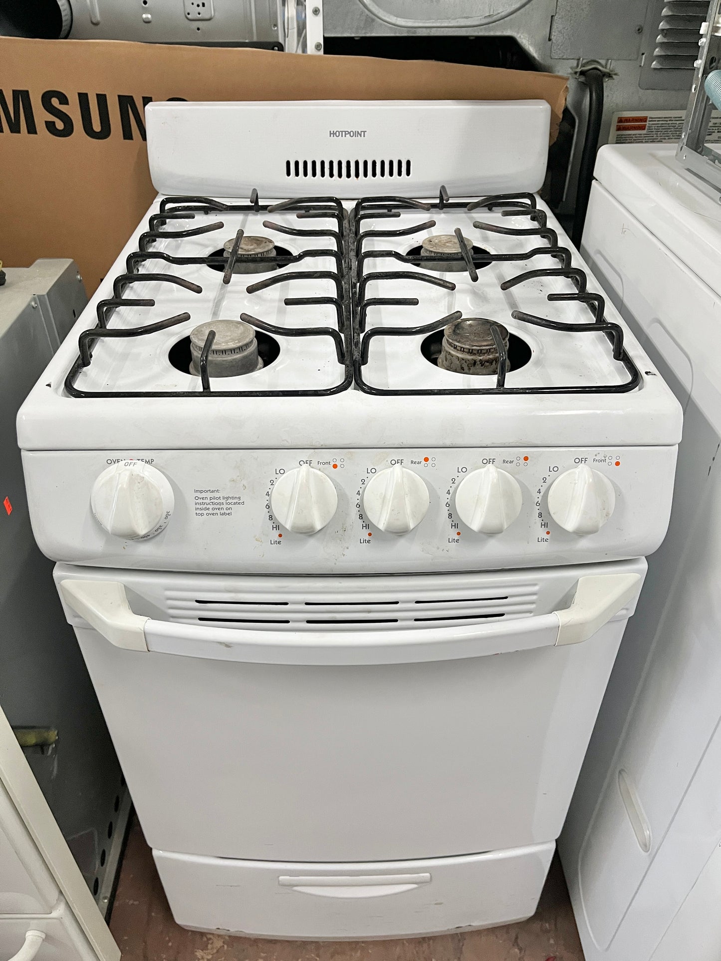 Hotpoint 20 Inch Gas Range , White , 4 Burner, 101210