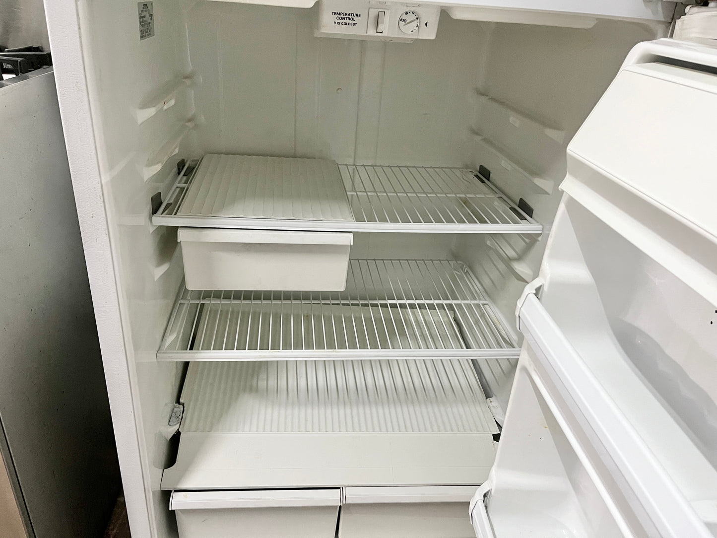 Hotpoint 28 Inch Top Freezer White Refrigerator , ctx14baxkrwh , 101232