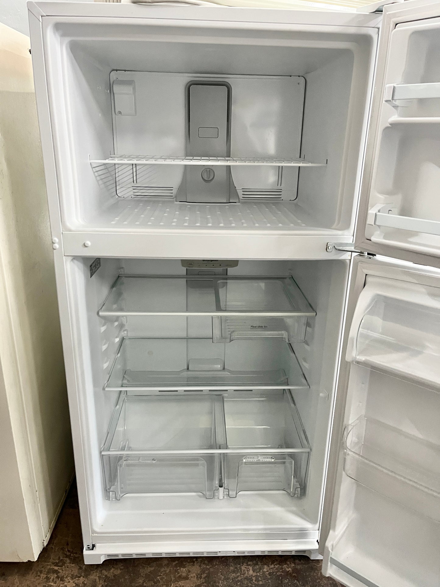 Whirlpool  WRT311FZDW 33 Inch Top Freezer Refrigerator 20.5 Cu. Ft., Frameless Glass Shelves, ADA White , 101236