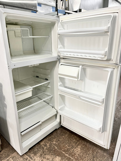 Hotpoint 28 Inch Top Freezer White Refrigerator , White , 101238