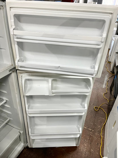 Amana 28 Inch Top Freezer White Refrigerator ,  A8TCNWFAW00,  101241