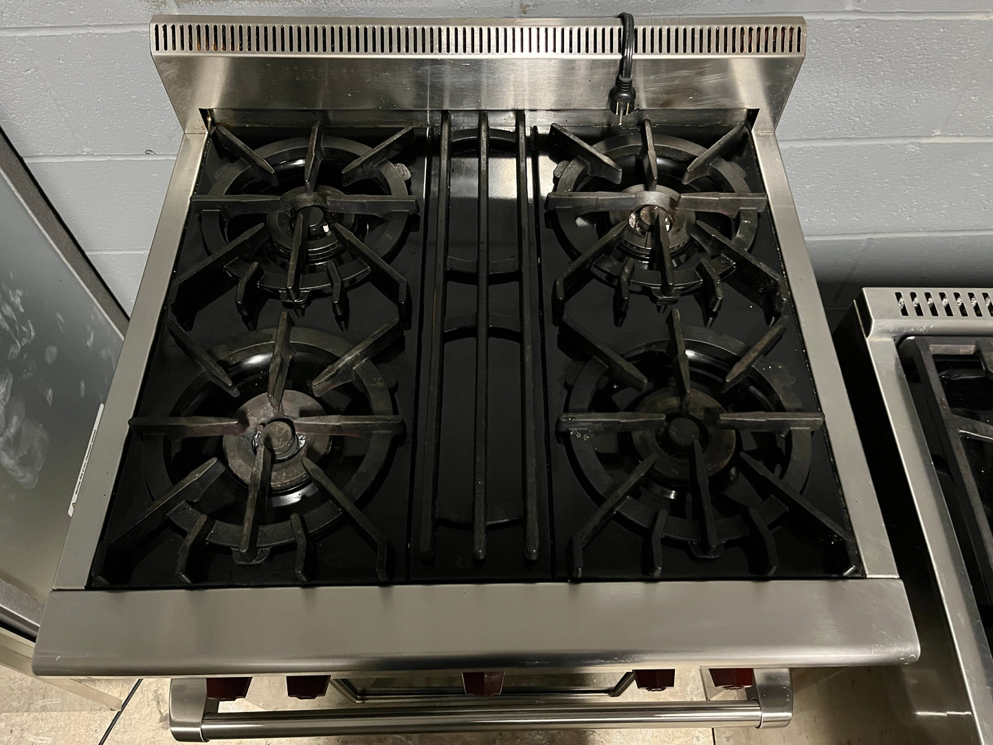 Wolf Pro Style 30 Inch Gas Range , Stainless Steel , Red Knobs, 4 Burners, Convection Oven, Used, 101262