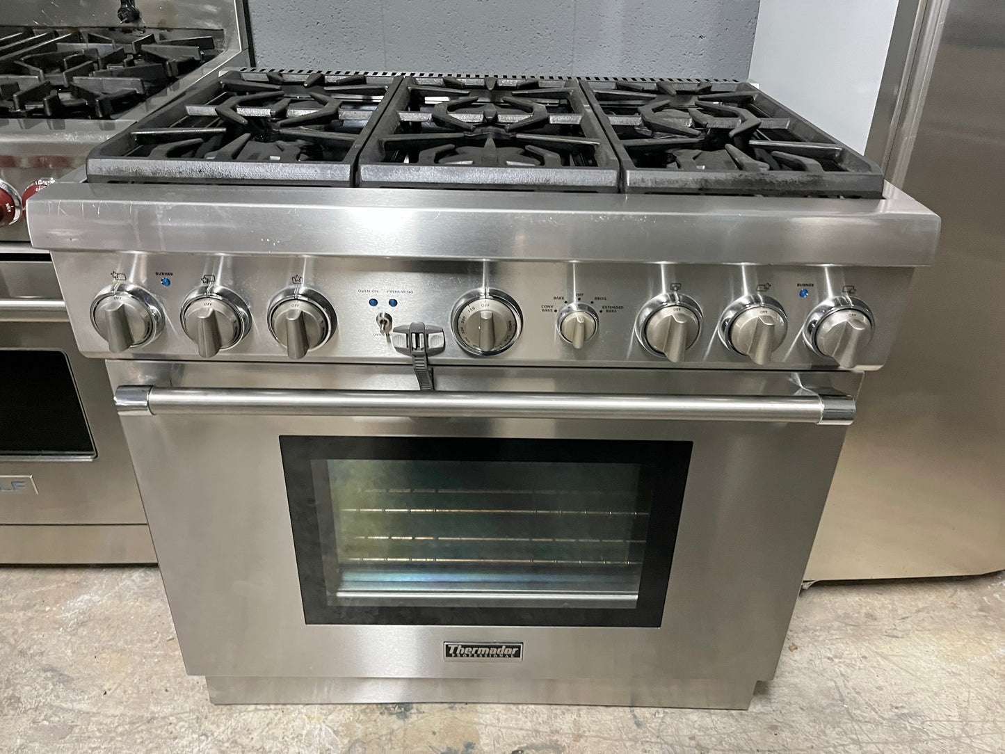 Thermador Pro Harmony Professional Series  PRG366GH 36 Inch Pro Style Gas Range Convection, Extra Low Simmer Burners, 6 Sealed Star Burners, 5.0 cu. ft. Oven, Continuous Grates, 3 Telescopic Racks, Halogen Lighting Sabbath , Natural Gas 101260