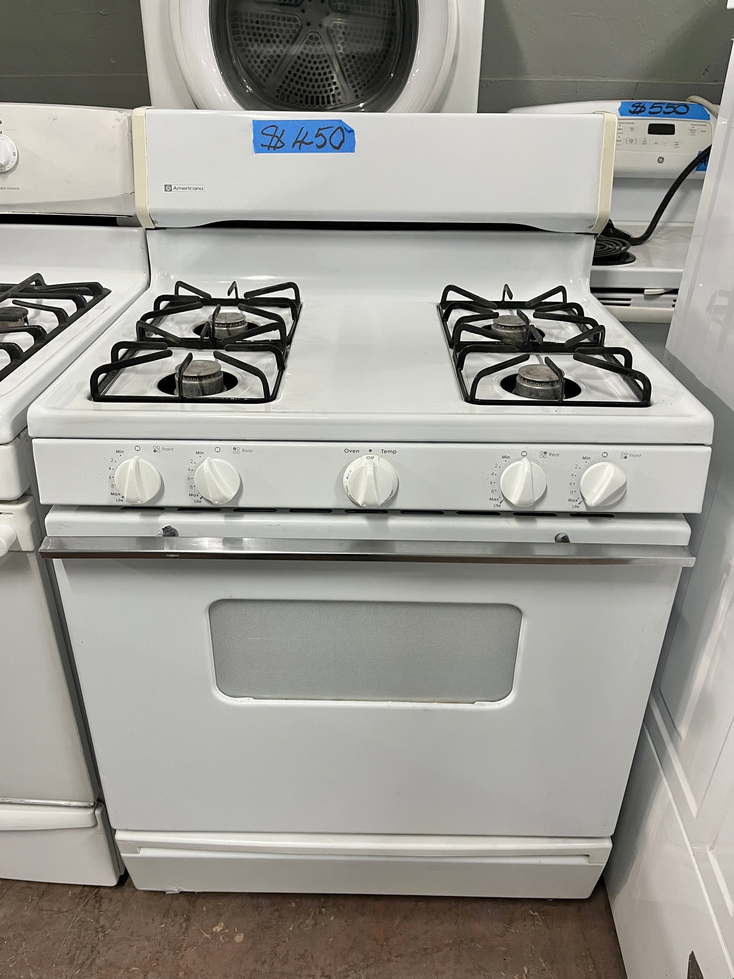 Americana 30 inch 4 Burner Gas Range , White, Used & working, 101267