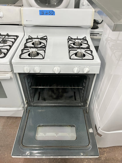 Americana 30 inch 4 Burner Gas Range , White, Used & working, 101267