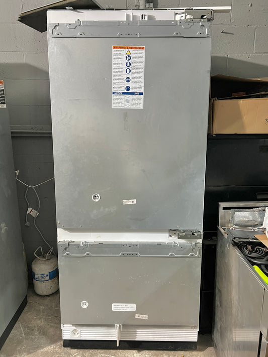 Thermador Freedom Collection  T36IB905SP 36 Inch Panel Ready Built-In Bottom Mount Smart Refrigerator 19.6 cu. ft. Diamond Ice , Water,Right Hinge, Soft Close Drawers, Auto Door Opening, Star-K, ENERGY STAR 555003