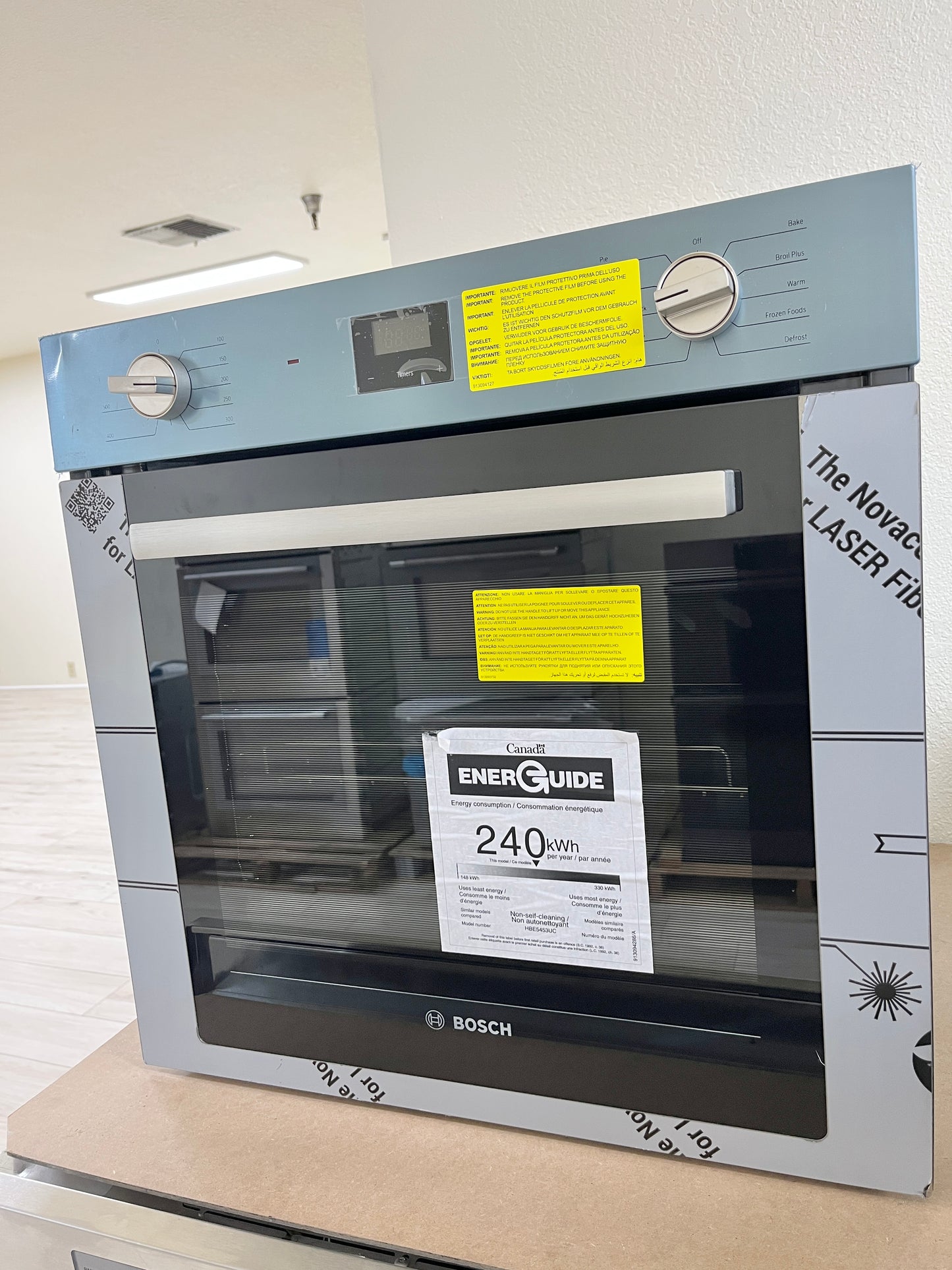 Bosch 500 Series  HBE5453UC 24 Inch Single Convection Electric Wall Oven 2.8 cu. ft., Self Cleaning, Bake, Broil Plus, Convection Bake, Convection Broil, Convection Broil Plus , Stainless Steel, New Open Box, 000399