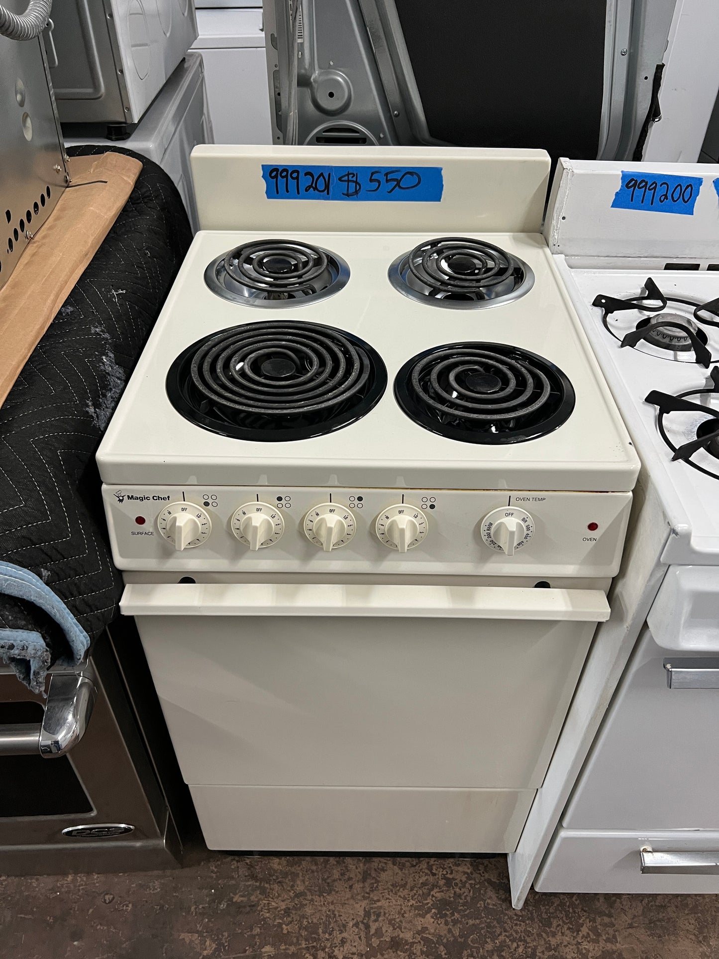 20" Magic Chef,Compact Electric Range,Coils,Stove,Off-White,Used, 999201