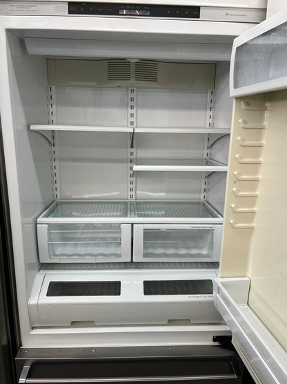 Viking 5 Series 36 Inch Built In Bottom Freezer Refrigerator,Model VCBB5363ERSS,Air Purifier,2 Deli Drawers,Spillproof Glass Shlevesm2 Humidity Zones,Aluminum Door Bins,20.4 Cu. Ft. Capacity,Right Hinge Door Swing,Stainless Steel 444159