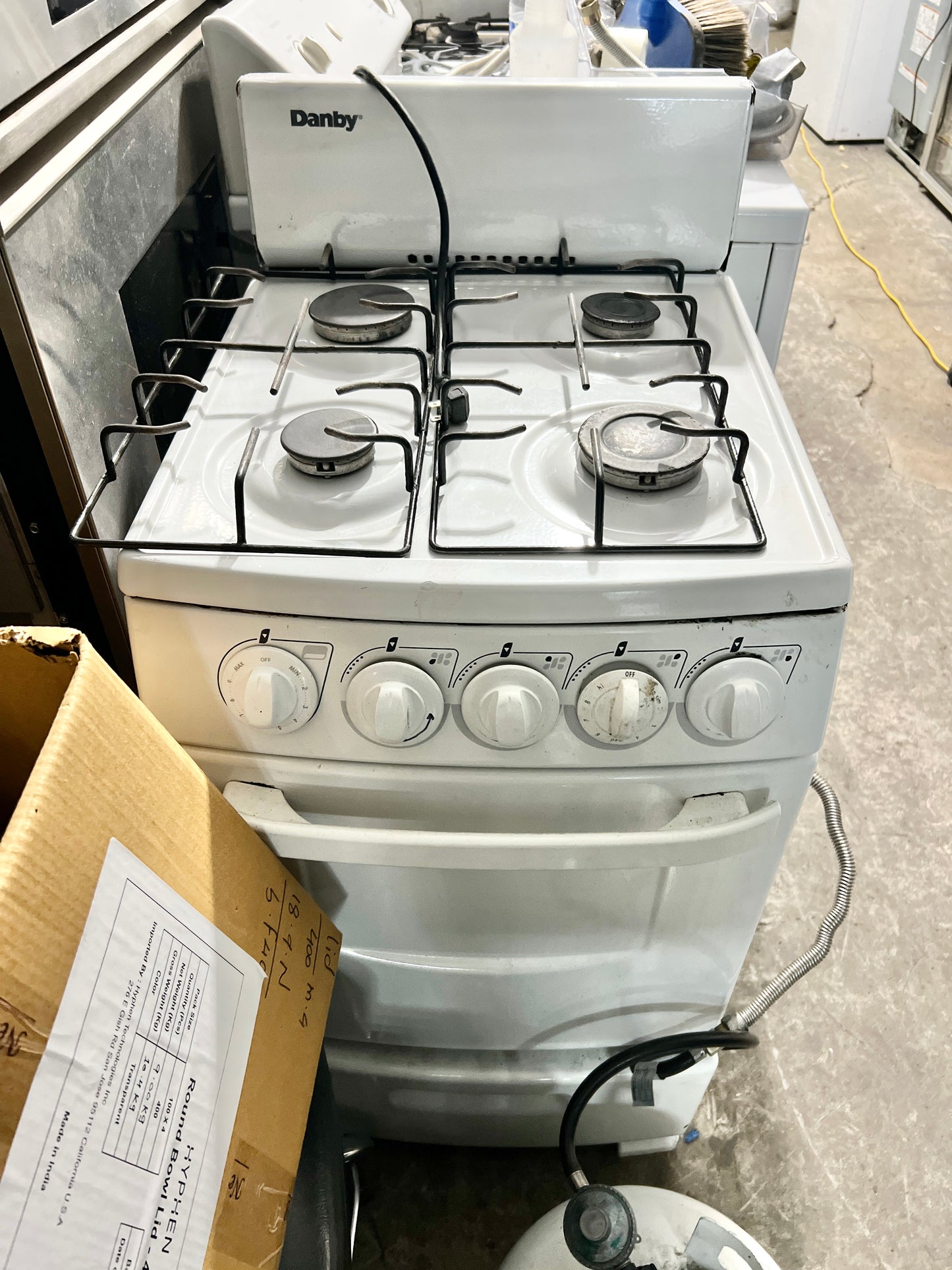 20 Inch Danby 4 Burner Gas Range with oven , White , 444513