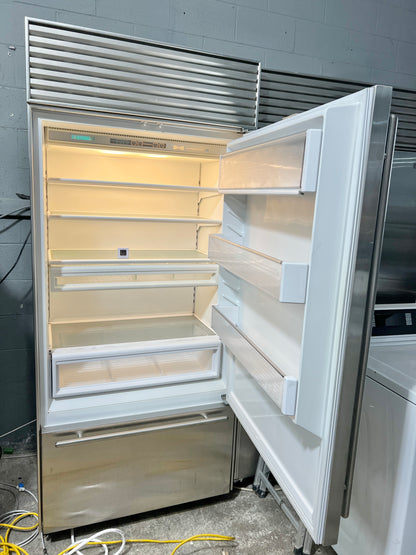 36 Inch Subzero 650S Built In Bottom Freezer Top Refrigerator Stainless Steel , 444516