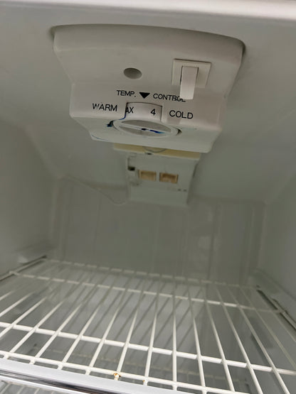24" Sanyo Top Freezer Refrigerator in White 999244