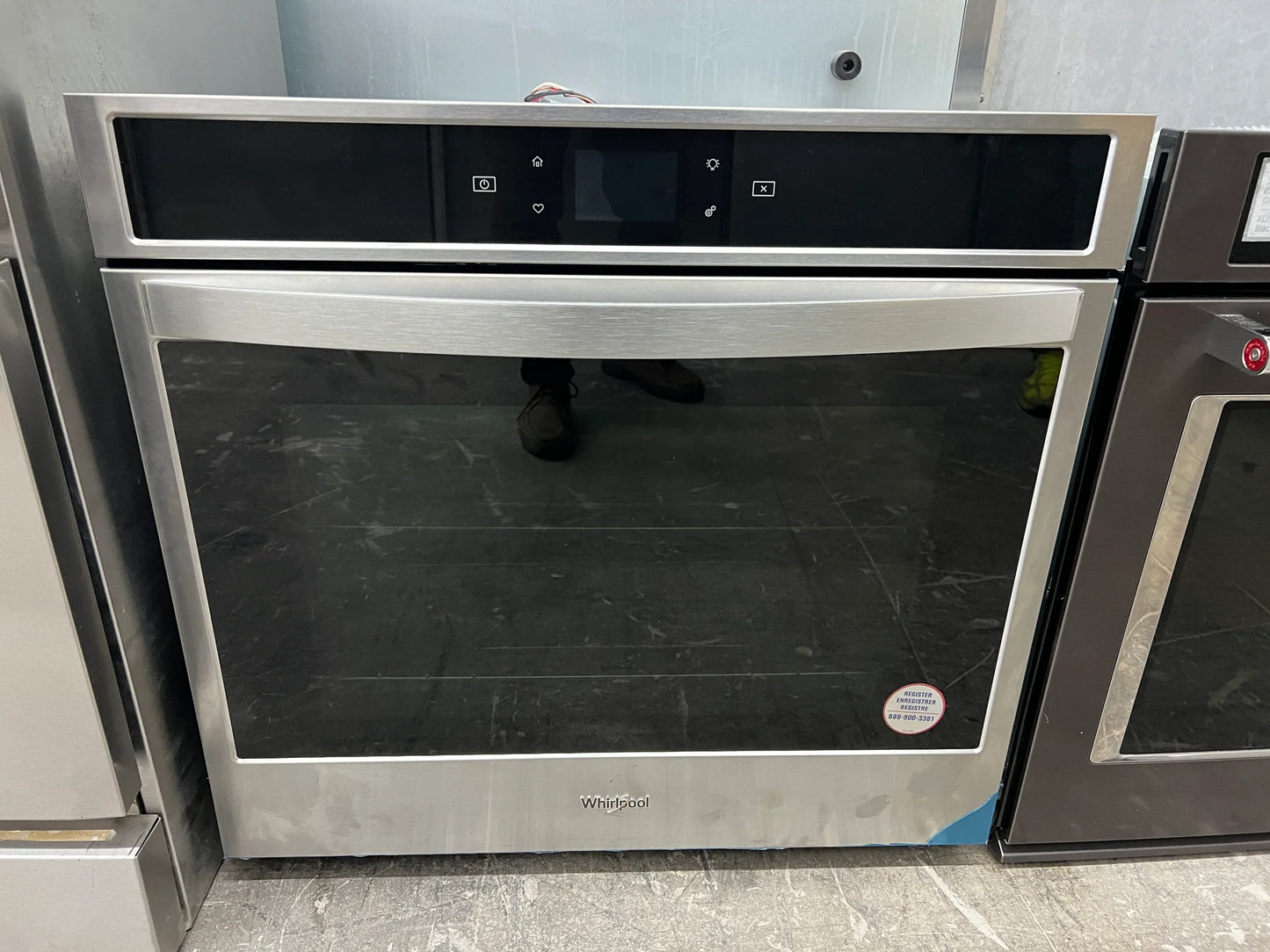 Whirlpool WOS51EC0HS 30 Inch 5.0 Cu. Ft. Smart Single Oven Touchscreen, Frozen Bake, Temperature Sensor, Multi-Step Cooking, Rapid Preheat, Keep Warm Setting, Control Lock Mode, Star K Sabbath Mode, Stainless Steel , 369148