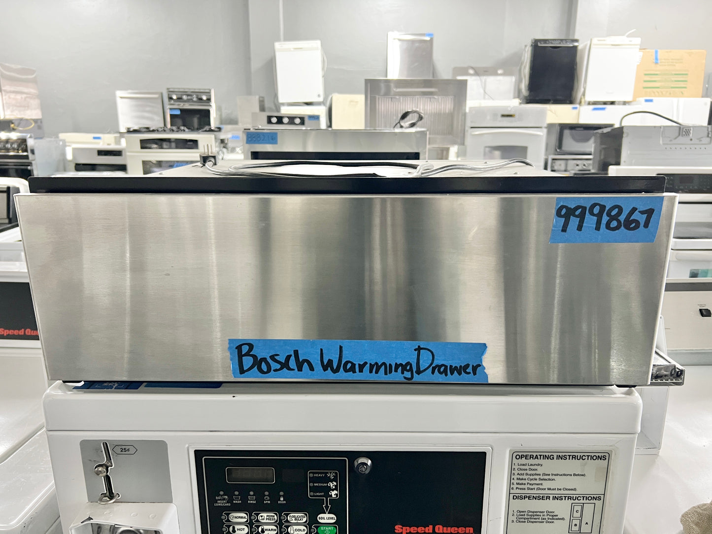 Bosch 500 Series  HWD5751UC 27 Inch Warming Drawer with 3 Power Levels, Proofing, Auto Shut-Off, 1.9 cu. ft. Capacity, 450 Watt Heating Element, Sturdy Ball Bearing Telescopic Rails Star-K Certified HWD5751UC/01 , Stainless Steel. , 999867