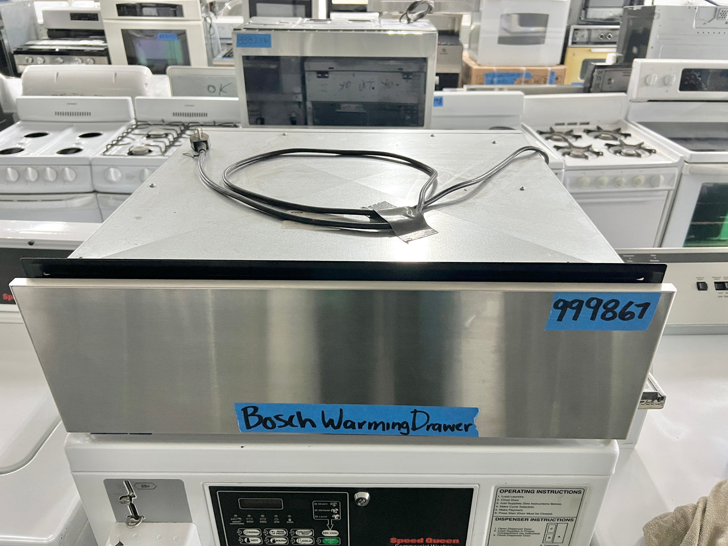 Bosch 500 Series  HWD5751UC 27 Inch Warming Drawer with 3 Power Levels, Proofing, Auto Shut-Off, 1.9 cu. ft. Capacity, 450 Watt Heating Element, Sturdy Ball Bearing Telescopic Rails Star-K Certified HWD5751UC/01 , Stainless Steel. , 999867