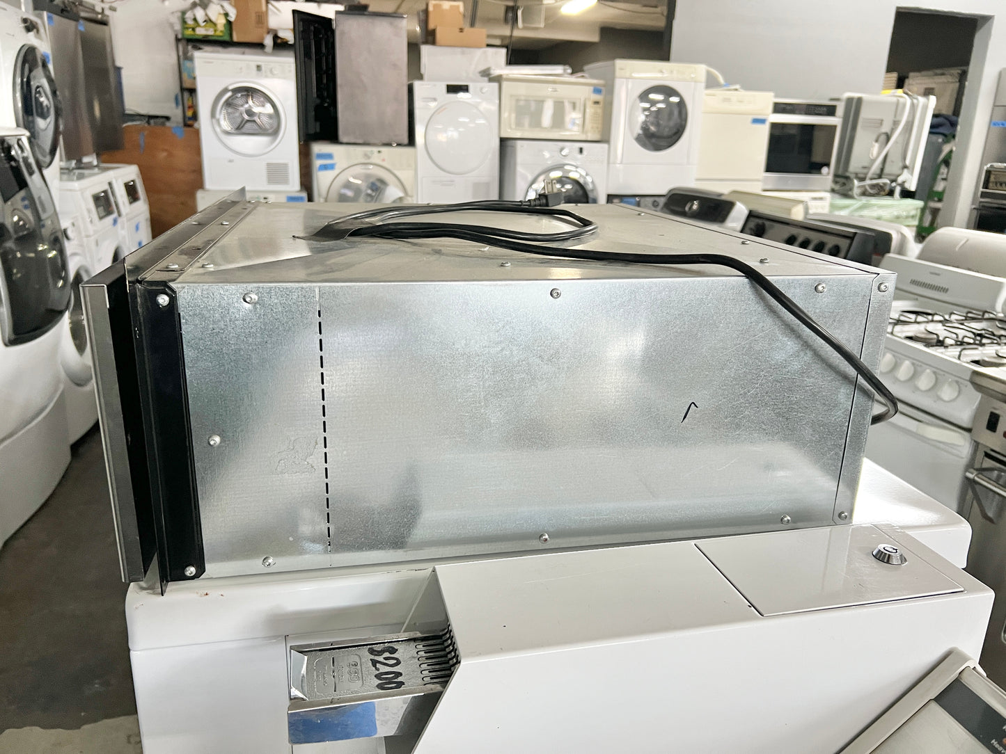 Bosch 500 Series  HWD5751UC 27 Inch Warming Drawer with 3 Power Levels, Proofing, Auto Shut-Off, 1.9 cu. ft. Capacity, 450 Watt Heating Element, Sturdy Ball Bearing Telescopic Rails Star-K Certified HWD5751UC/01 , Stainless Steel. , 999867