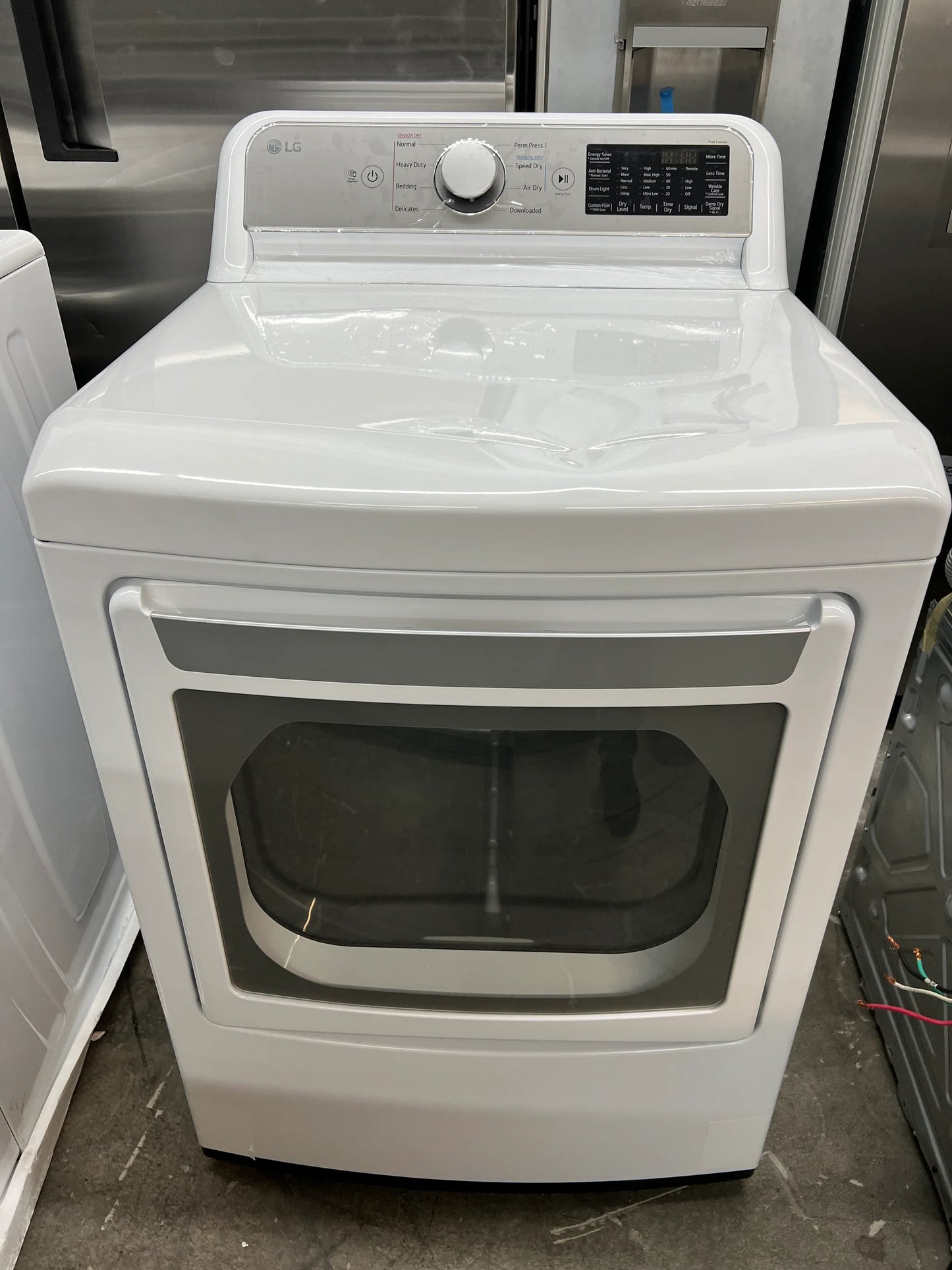 LG DLE7400WE 27 Inch Electric Dryer 7.3 Cu. Ft., 8 Dry Cycles, 12 Dry Options, Sensor Dry, EasyLoad Door, ThinQ ,White , 369432