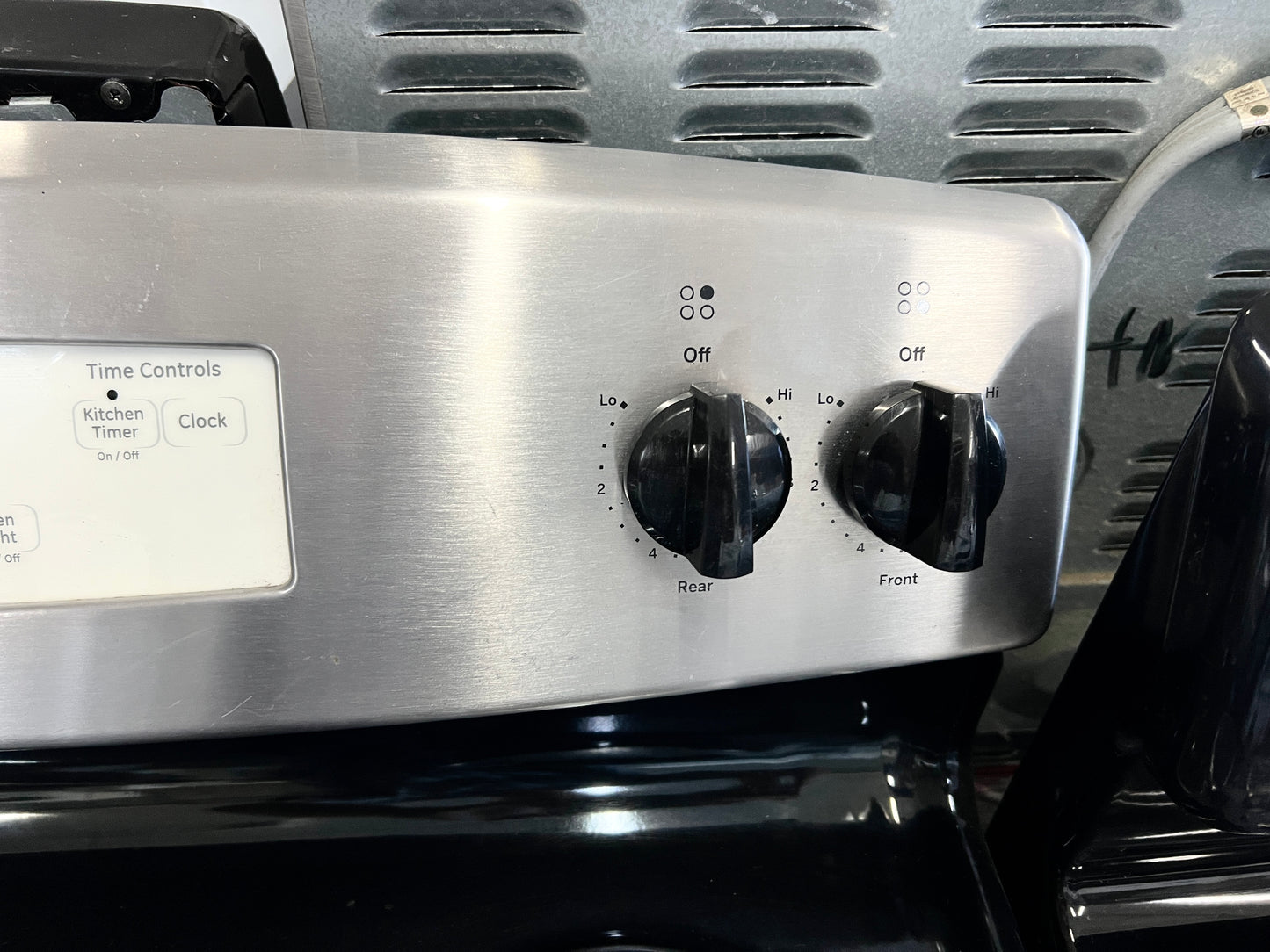 30 inch GE  JB255RK4SS  Electric Range 4 Coil Elements, 5.0 cu. ft. Conventional Oven, Dual 4-Pass Heating Elements, Certified Sabbath Mode, Delay Bake, Clock/Timer, Storage Drawer Self-Cleaning 444354