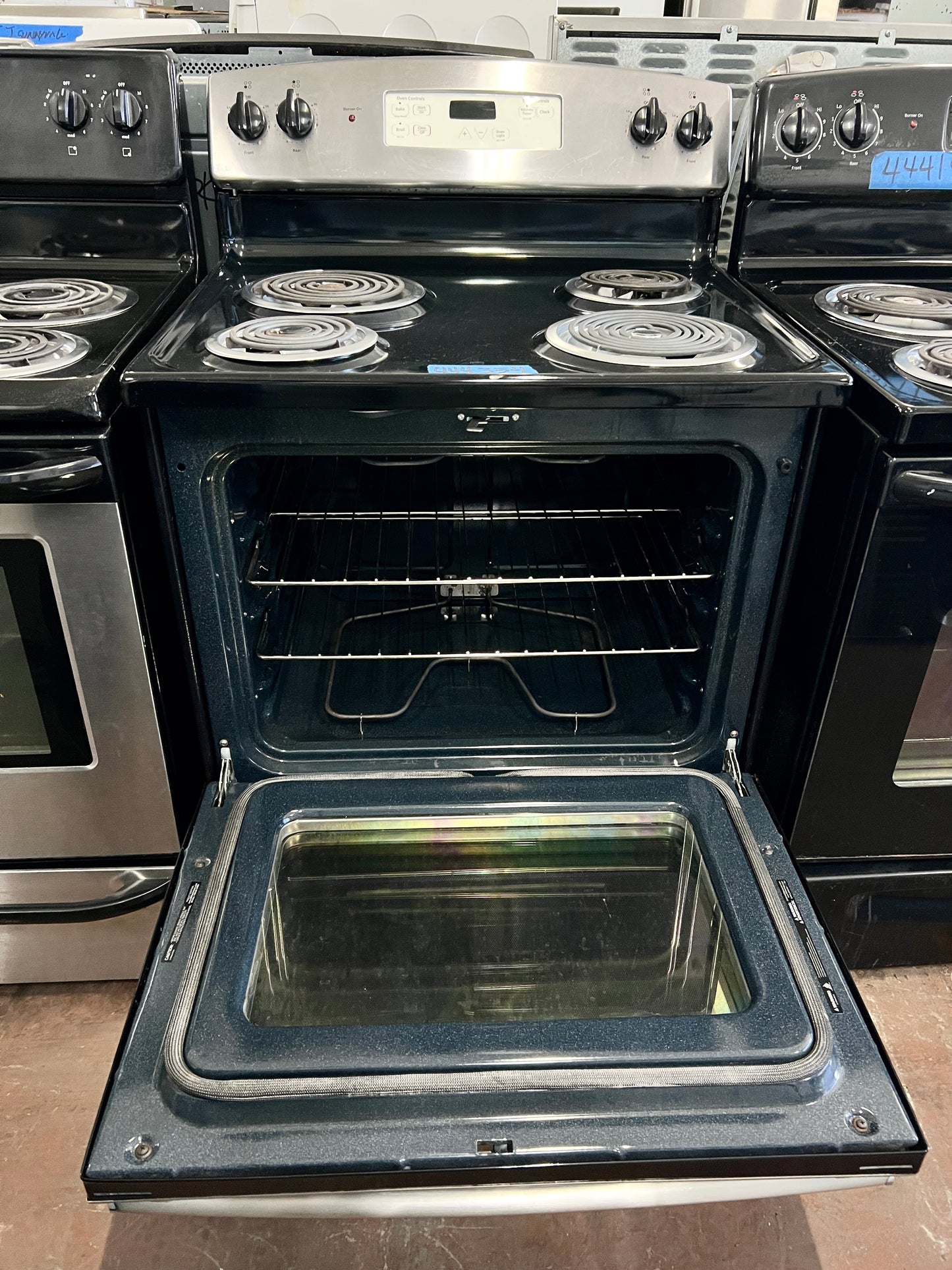 30 inch GE  JB255RK4SS  Electric Range 4 Coil Elements, 5.0 cu. ft. Conventional Oven, Dual 4-Pass Heating Elements, Certified Sabbath Mode, Delay Bake, Clock/Timer, Storage Drawer Self-Cleaning 444354