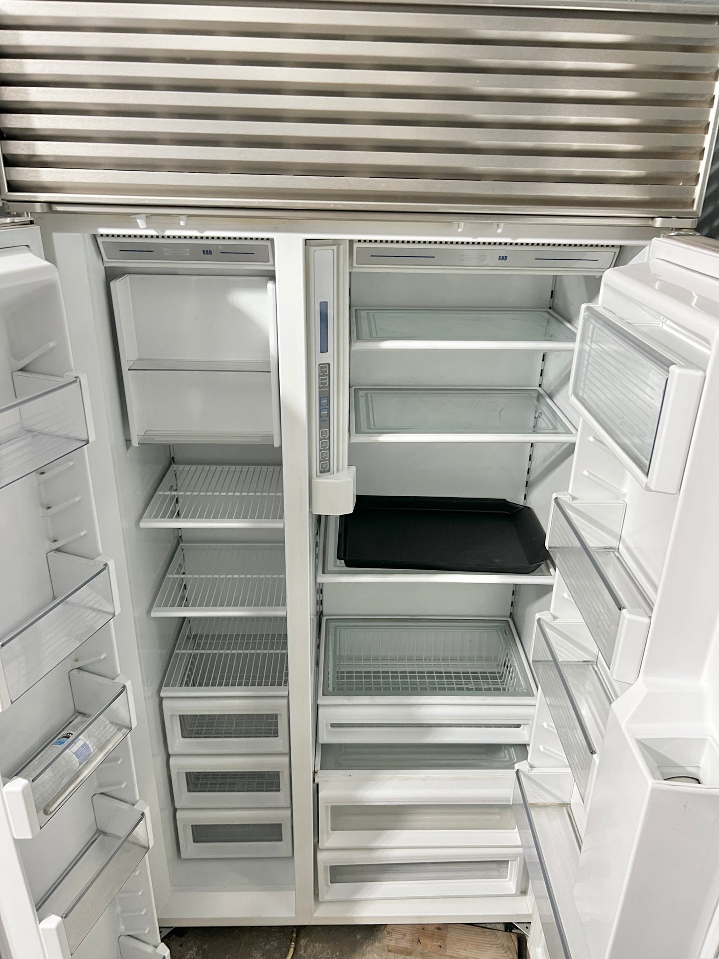 42 Inch Subzero 680S Side By Side Built In Refrigerator with Water Ice Dispenser , Counter Depth , Stainless Steel , 444355