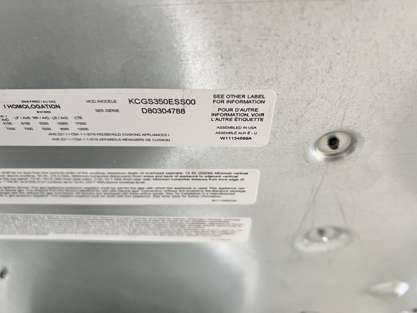 30 inch KitchenAid  KCGS350ESS Gas Cooktop 5 Sealed Burners, Continuous Grates, 17,000 BTU Multiflame Burner, Even-Heat™ Simmer Burner, Electronic Ignition, Multi-Finish Knobs, and ADA Stainless Steel , 444356