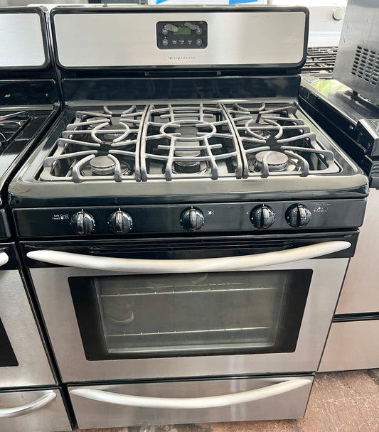 30 Inch Frigidaire  FGF348KC Gas Range 4.2 cu. ft.  Oven, 5 Sealed Burners, 16K BTU Power Plus Burner, Extra-Large Visualite Window and UltraSoft Full Width Grates, Stainless Steel , 444357