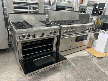 Garland 36 Inch Gas Range in Stainless Steel, 4 Open Burners with Griddle Convection Oven , 369443