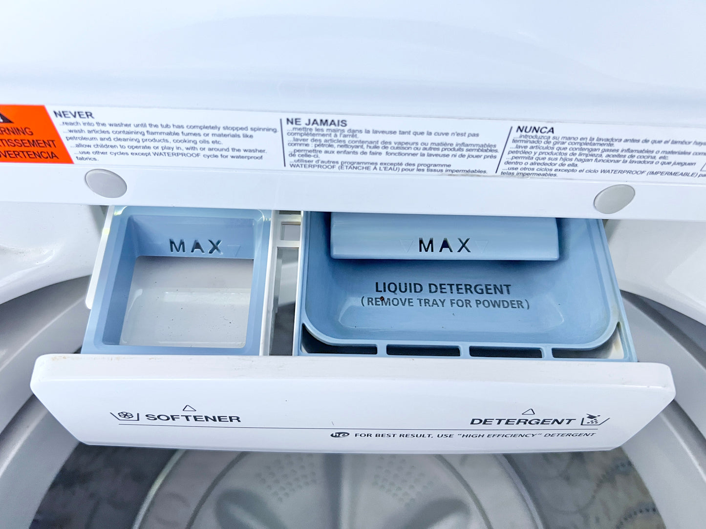 27 Inch Samsung  WA40J3000AW 4.0 cu. ft. Top Load Washer , 8 Wash Cycles, 700 RPM, Soft Close Lid, Diamond Drum Interior and Self Clean , 444328