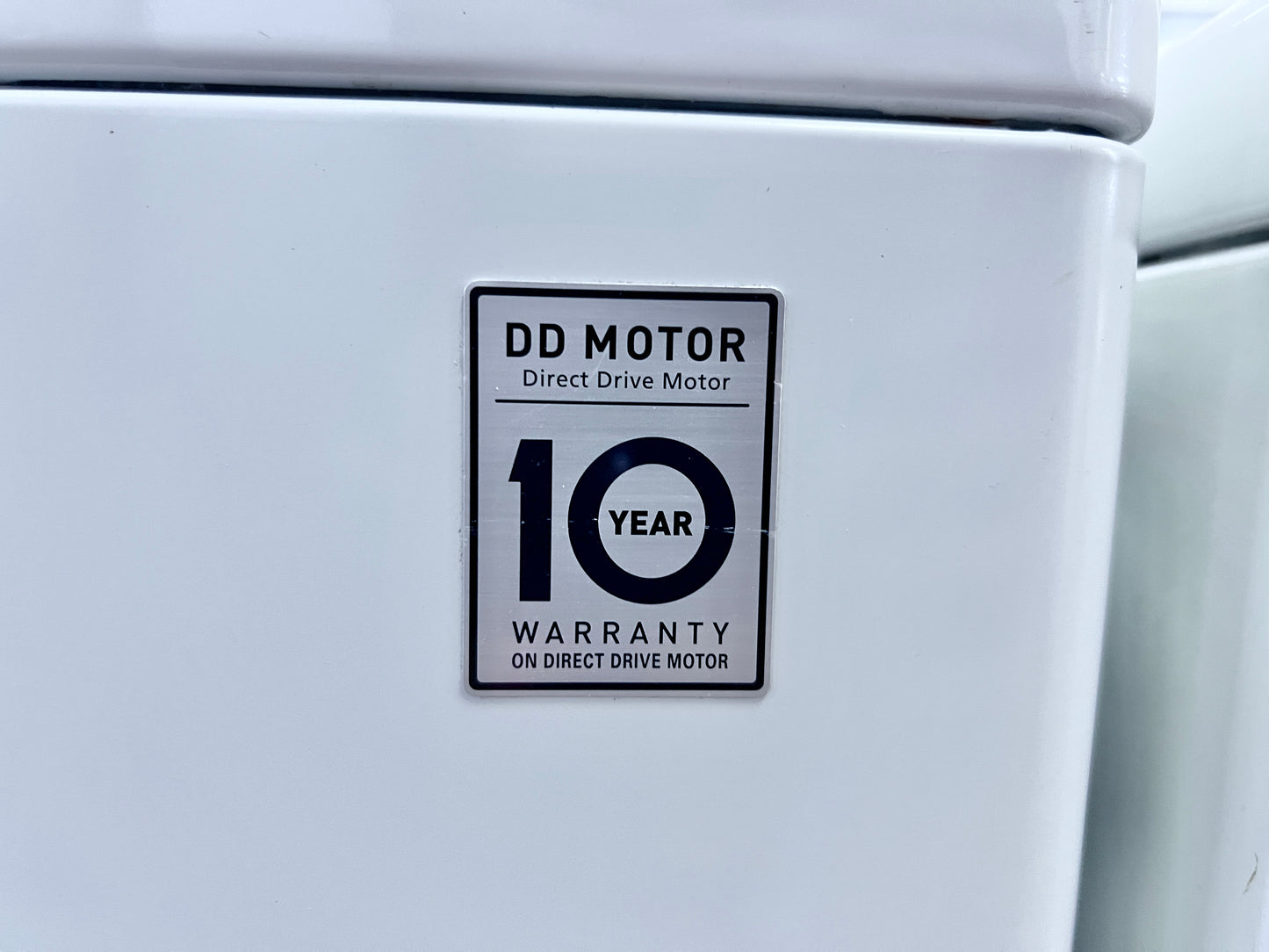 27 Inch LG Wave Series  WT5070CW Top Load Washer 4.7 cu. ft., 12 Wash Cycles, 1100 RPM, Direct Drive Motor LoDecibel Quiet Operation, White , 444360