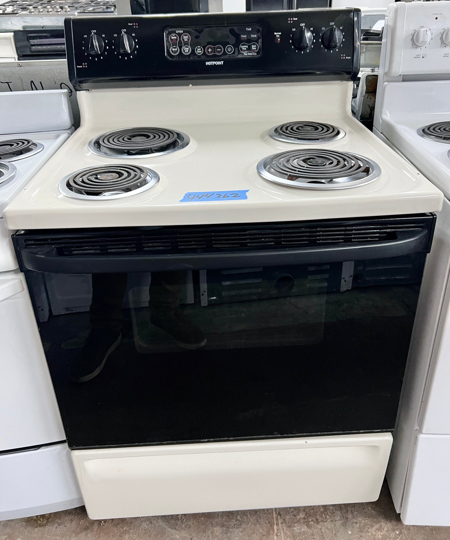 30 Inch GE RB757BH1CT Off White Beige Cream Range Electric , 4 Burner Coil Element , Broil Bake Oven Feature , 444362