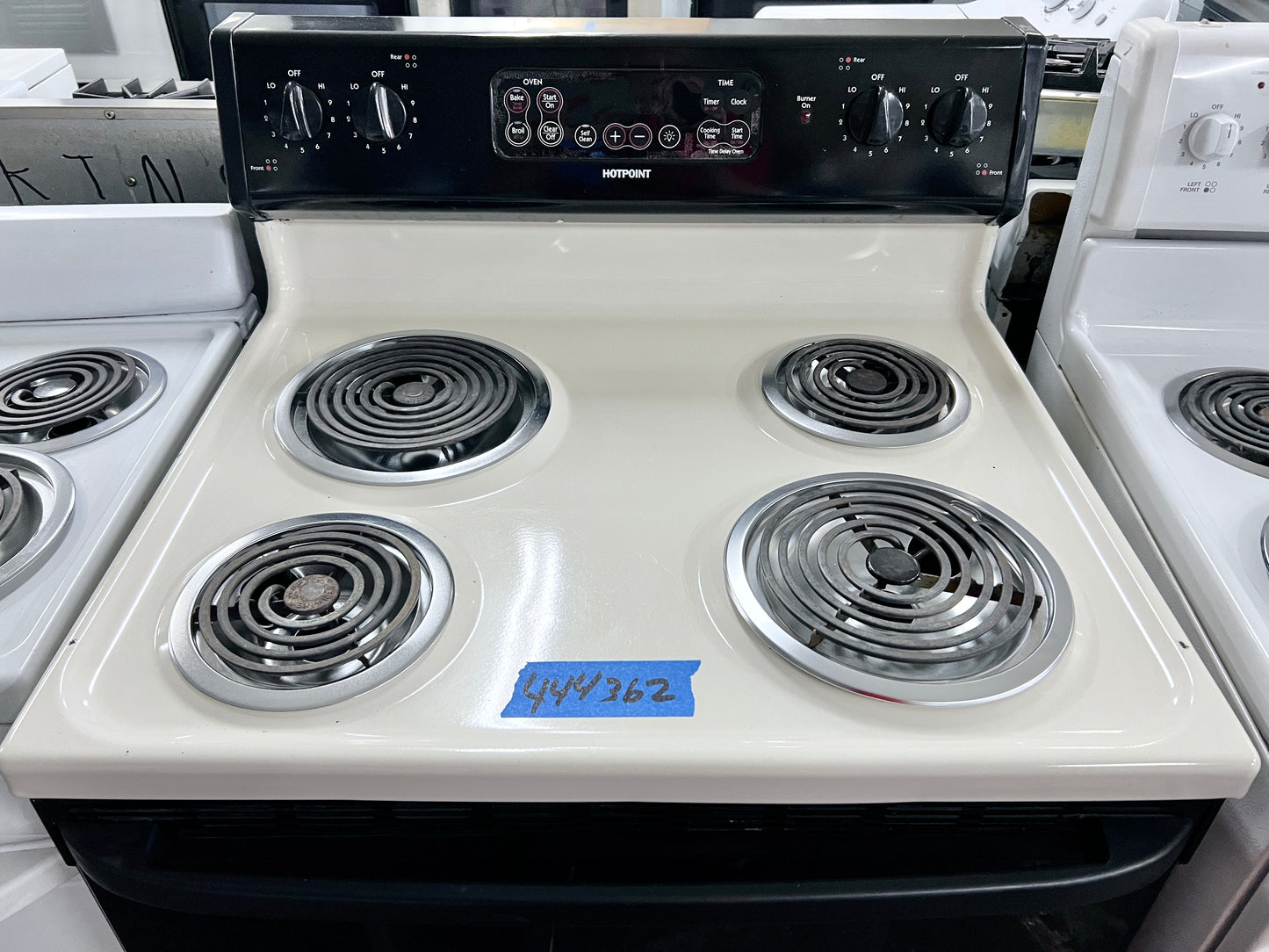 30 Inch GE RB757BH1CT Off White Beige Cream Range Electric , 4 Burner Coil Element , Broil Bake Oven Feature , 444362
