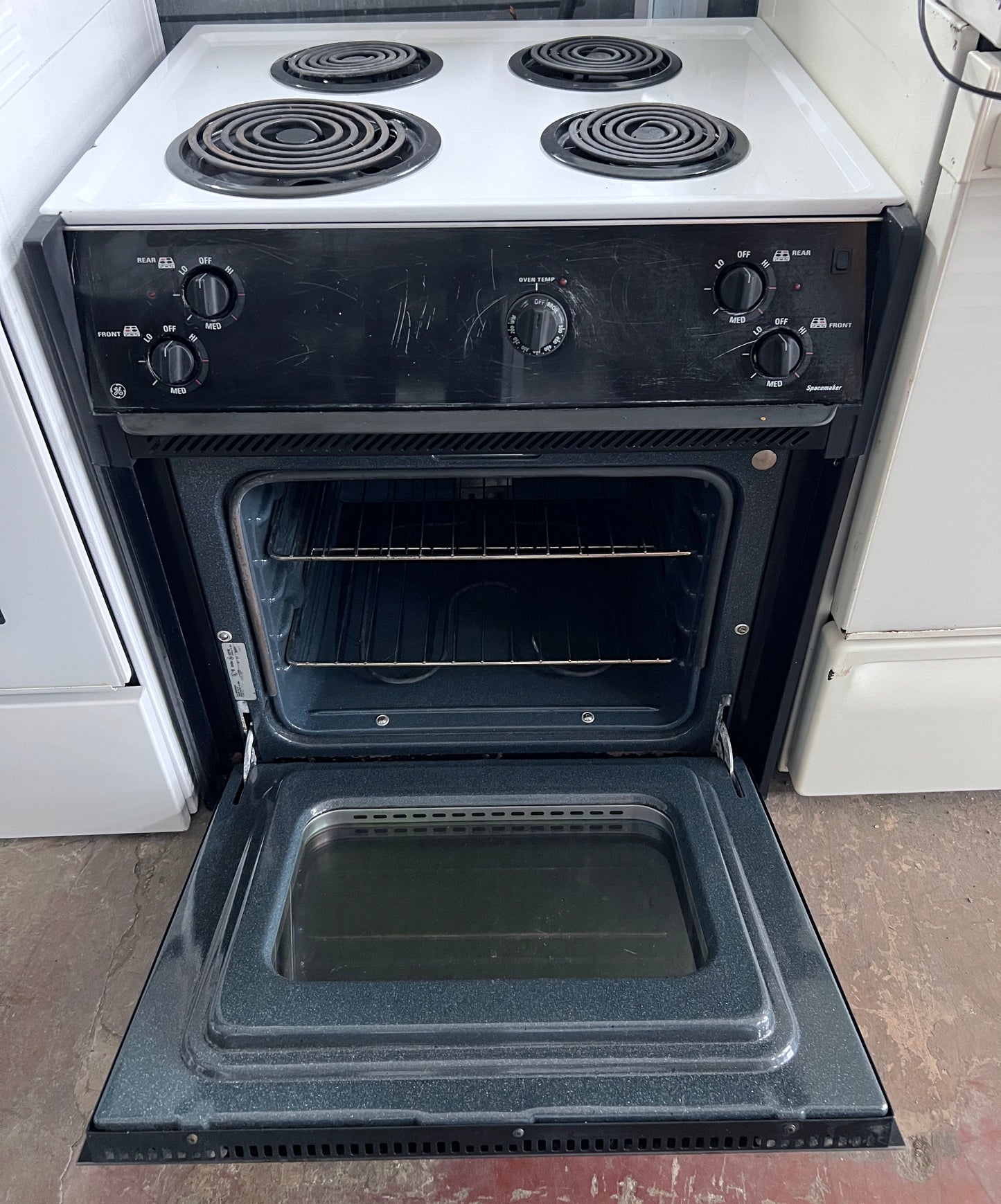 27 Inch GE Slide In Drop In Electric Range with Coil Elements , Black, White cooktop 444367