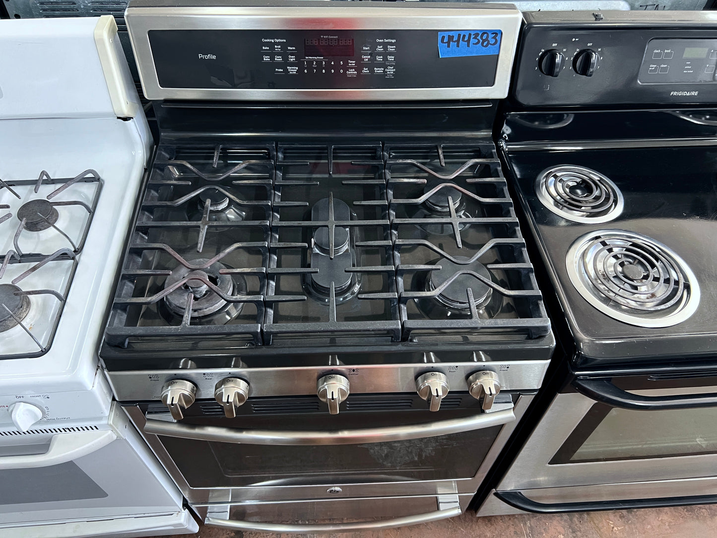 GE Profile  PGB940SEJSS 30 Inch Smart Gas Range 5 Burner, 5.6 cu. ft. Oven, Wi-Fi, Warming Drawer, Chef Connect, Convection, Tri-Ring Burner, Dual Oval Center Burner,  Steam Self-Clean, Star-K Certified Stainless Steel, Black Cooktop , 444383