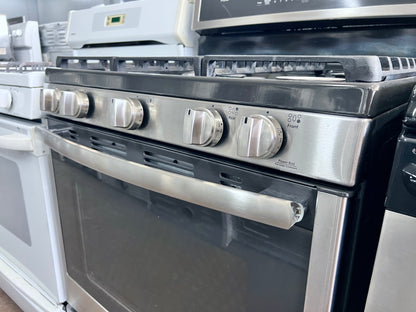 GE Profile  PGB940SEJSS 30 Inch Smart Gas Range 5 Burner, 5.6 cu. ft. Oven, Wi-Fi, Warming Drawer, Chef Connect, Convection, Tri-Ring Burner, Dual Oval Center Burner,  Steam Self-Clean, Star-K Certified Stainless Steel, Black Cooktop , 444383