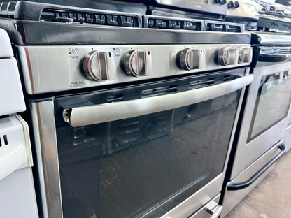 GE Profile  PGB940SEJSS 30 Inch Smart Gas Range 5 Burner, 5.6 cu. ft. Oven, Wi-Fi, Warming Drawer, Chef Connect, Convection, Tri-Ring Burner, Dual Oval Center Burner,  Steam Self-Clean, Star-K Certified Stainless Steel, Black Cooktop , 444383