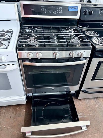 GE Profile  PGB940SEJSS 30 Inch Smart Gas Range 5 Burner, 5.6 cu. ft. Oven, Wi-Fi, Warming Drawer, Chef Connect, Convection, Tri-Ring Burner, Dual Oval Center Burner,  Steam Self-Clean, Star-K Certified Stainless Steel, Black Cooktop , 444383