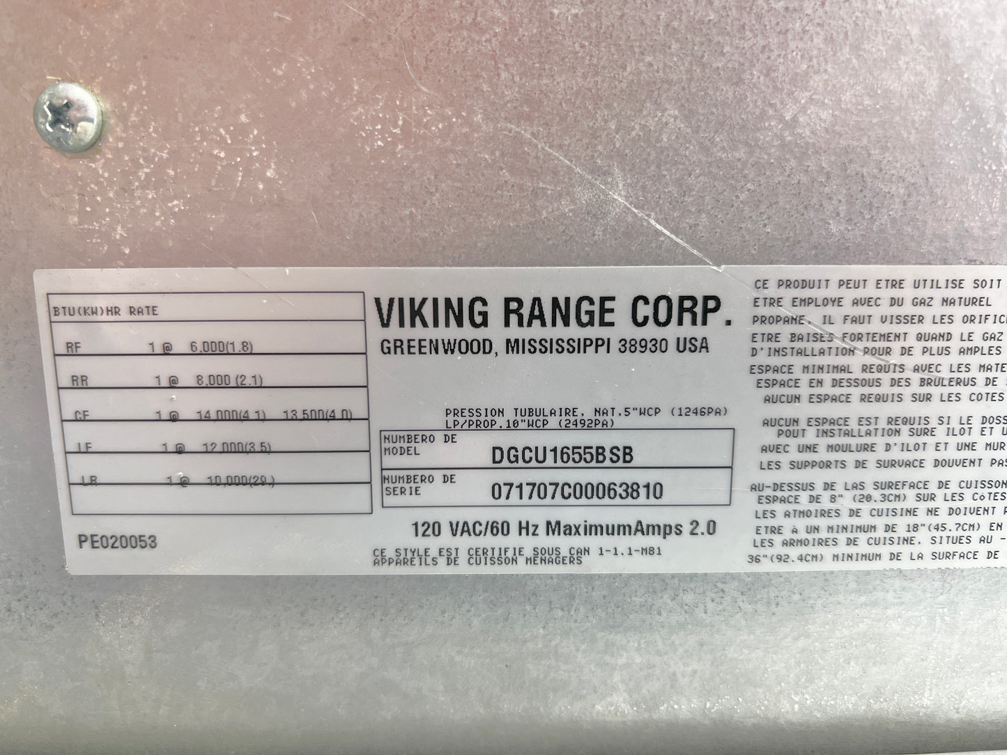 36 Inch Viking Designer Series  DGCU1655BSB  Gas Cooktop , 5 Sealed Burners, Brass Flame Ports, Push-to-Turn Safety Feature , Automatic Re-ignition, Black Glass ,  Natural Gas , Stainless Steel ,  Used Condition , 444351