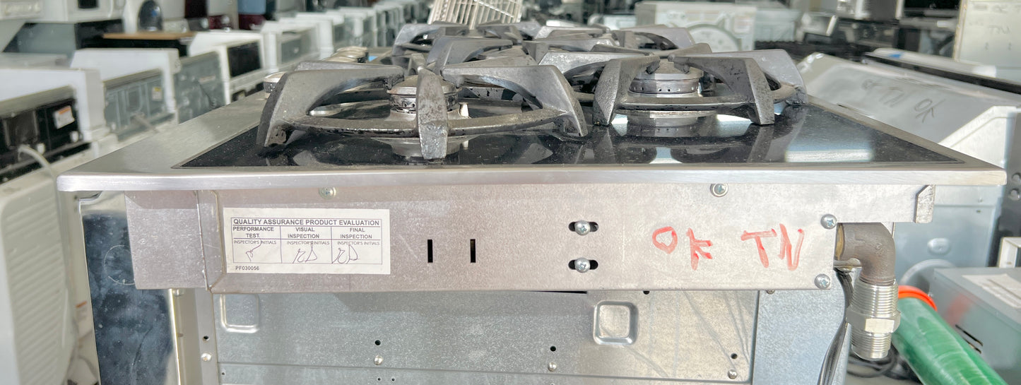 36 Inch Viking Designer Series  DGCU1655BSB  Gas Cooktop , 5 Sealed Burners, Brass Flame Ports, Push-to-Turn Safety Feature , Automatic Re-ignition, Black Glass ,  Natural Gas , Stainless Steel ,  Used Condition , 444351