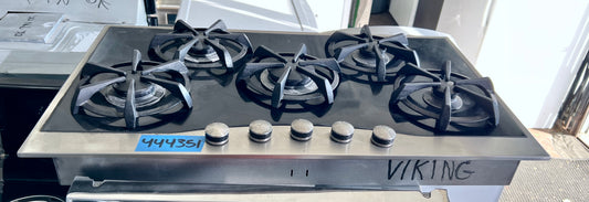 36 Inch Viking Designer Series  DGCU1655BSB  Gas Cooktop , 5 Sealed Burners, Brass Flame Ports, Push-to-Turn Safety Feature , Automatic Re-ignition, Black Glass ,  Natural Gas , Stainless Steel ,  Used Condition , 444351