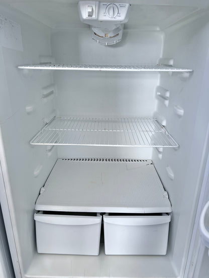 28 Inch Frigidaire Top Freezer White Refrigerator , 444368