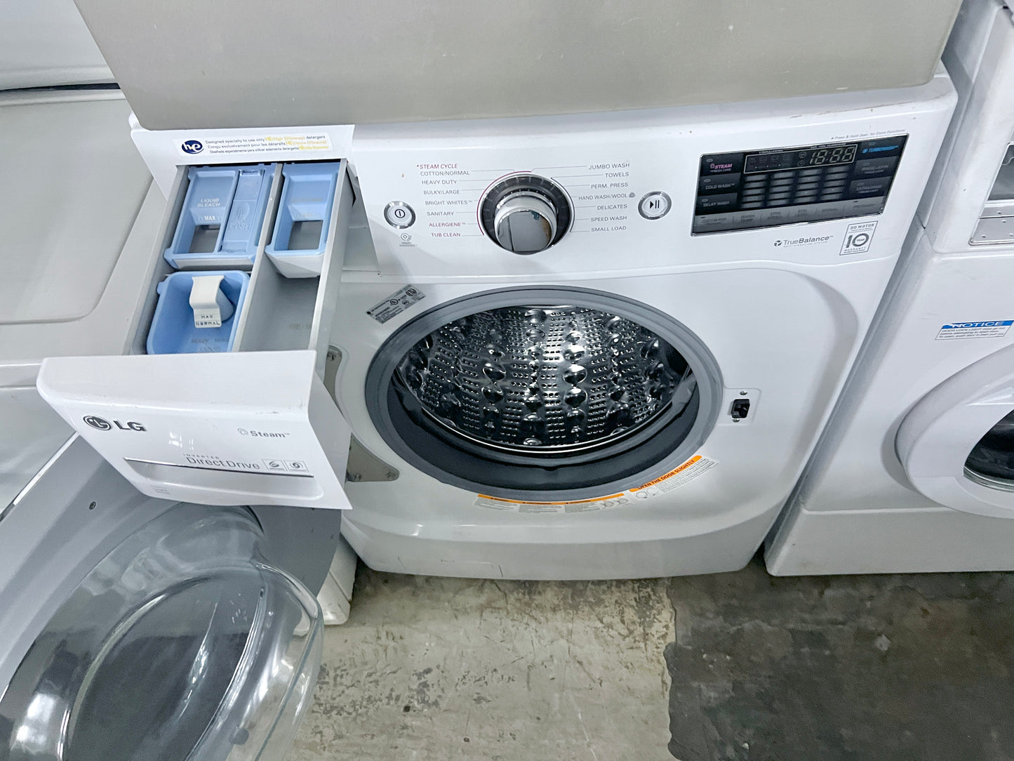 29 Inch LG TurboWash Series  WM8000HWA 5.1 cu. ft. Front Load Washer 14 Wash Cycles, 1,300 RPM, Steam Cycle, LG Twin Wash Compatibility, TurboWash,LoDecibel Quiet Operation, NeveRust Stainless Steel Drum ENERGY STAR Certification, White , 444369