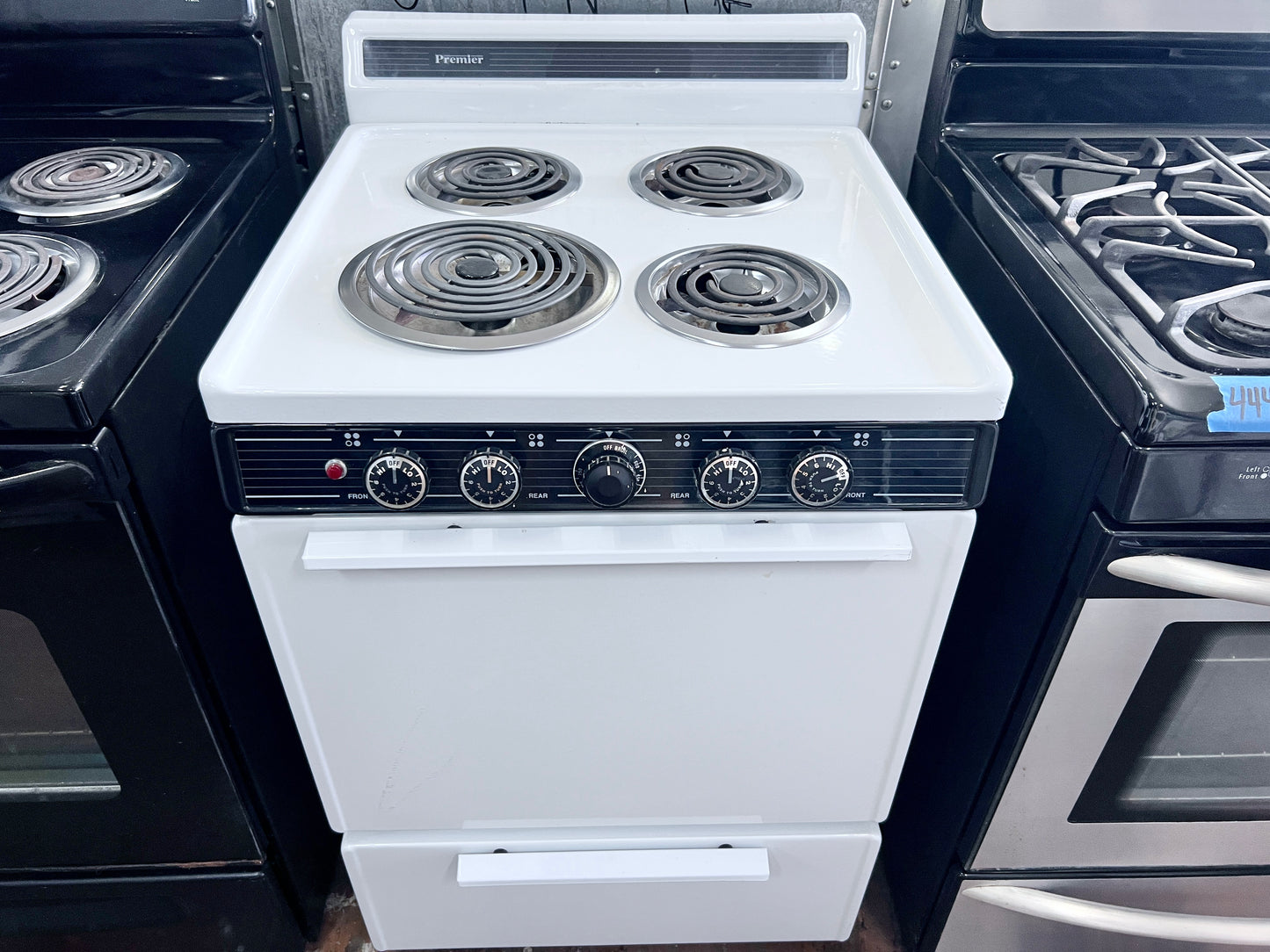 24 Inch Premier Electric Range with Oven Bake Broil , 4 Coil Element Burner , White , 444372