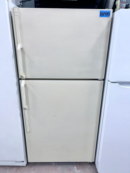 32-33 Inch Wide GE Top Freezer Off White Refrigerator 20 Cu Ft , Used , Working , TBX21JATMRAD, 101419
