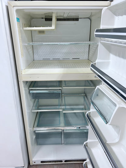 32-33 Inch Wide GE Top Freezer Off White Refrigerator 20 Cu Ft , Used , Working , TBX21JATMRAD, 101419