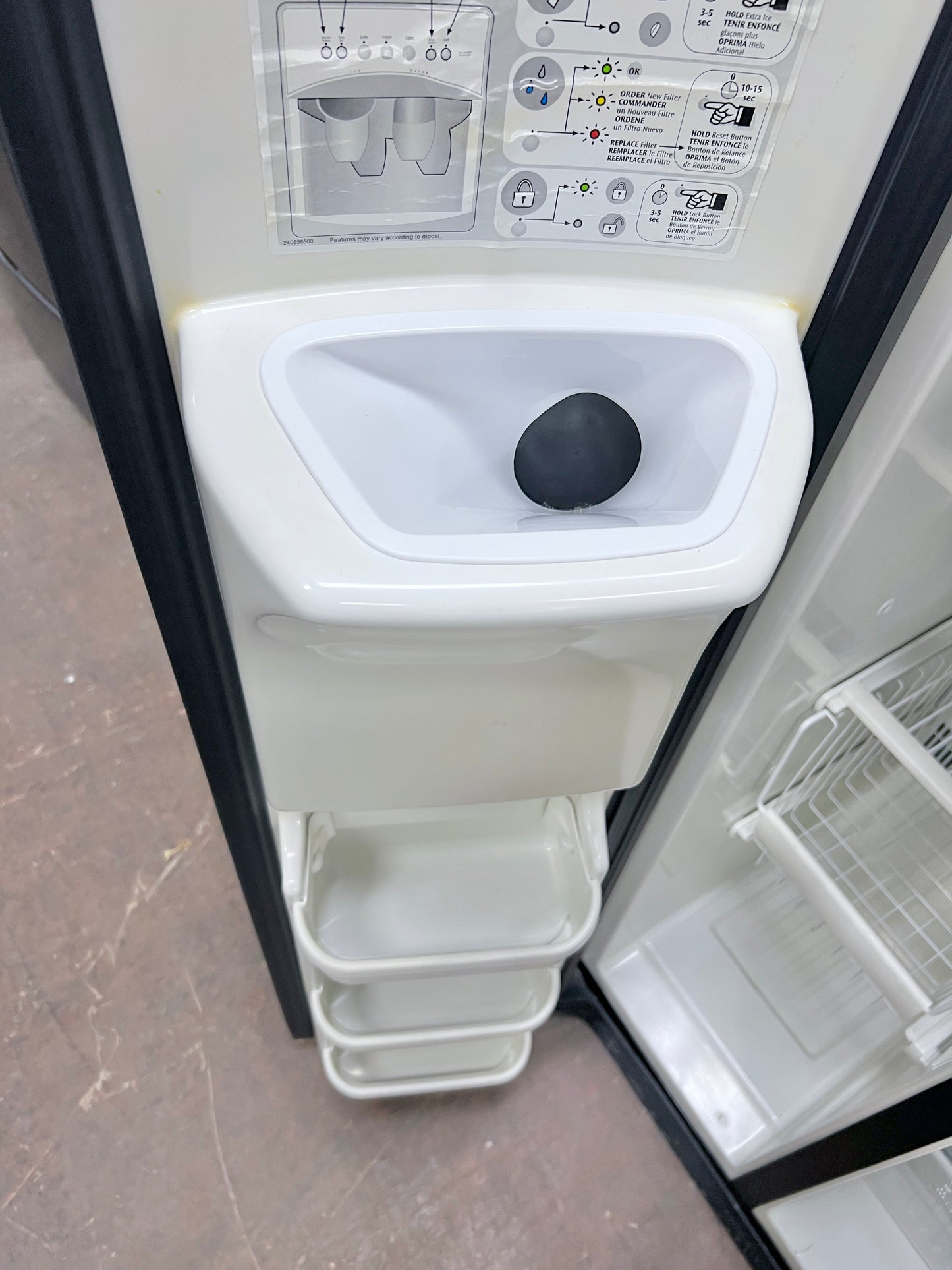 36 Inch Frigidaire Gallery Series  GLHS66EFSB 26 Cu. Ft. Side by Side Refrigerator Water and Ice Dispenser, Stainless Steel , 444382
